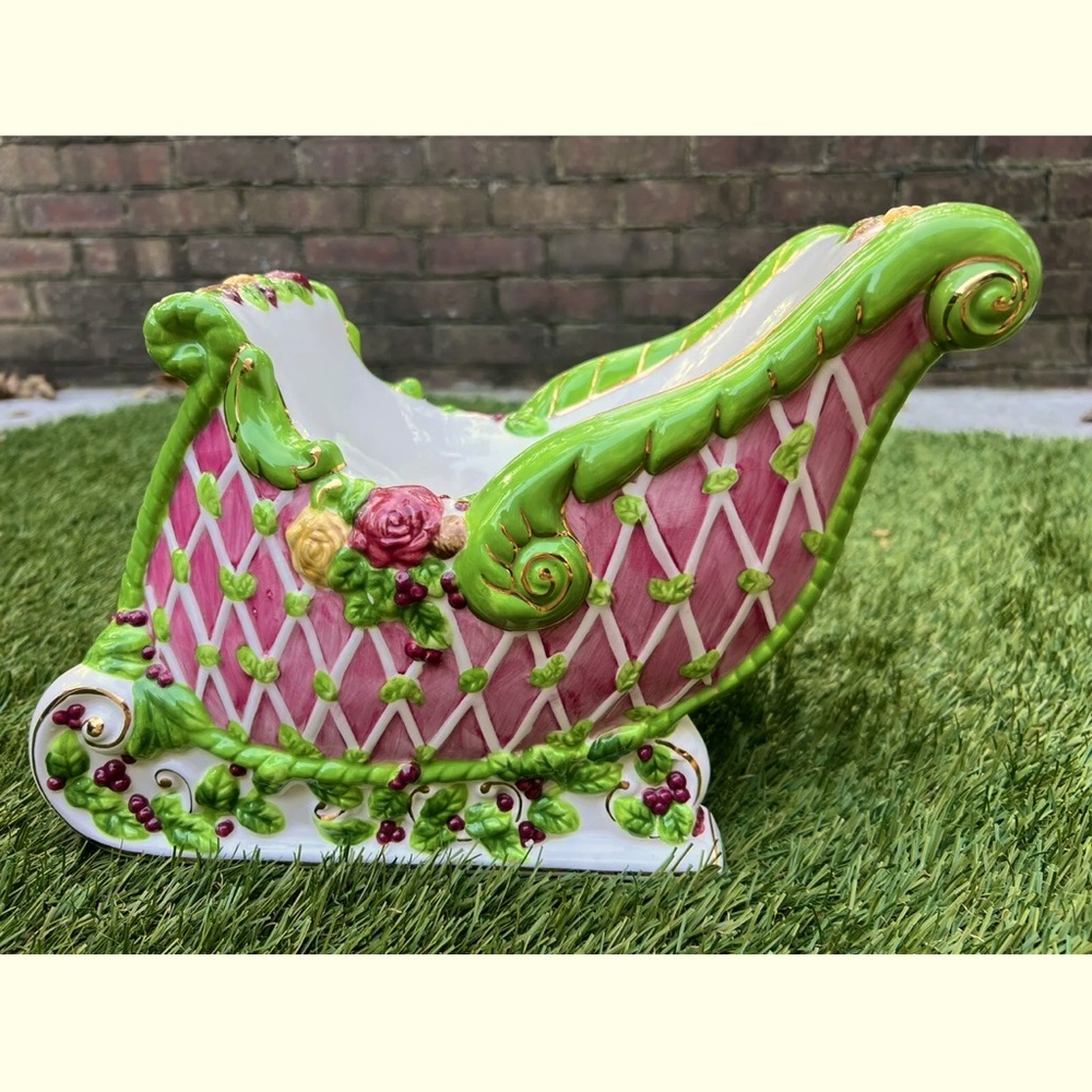 Royal Albert Old Country Roses Seasons of Colour Christmas Sleigh Centerpiece